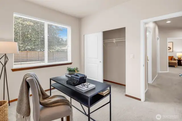 5th Bedroom/ Closet