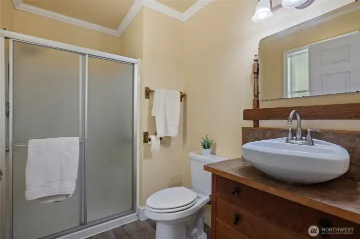 3rd bedroom on main with 3/4 bath