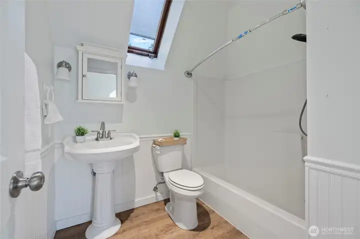 5th upstairs bedroom  with walk in closet and bath