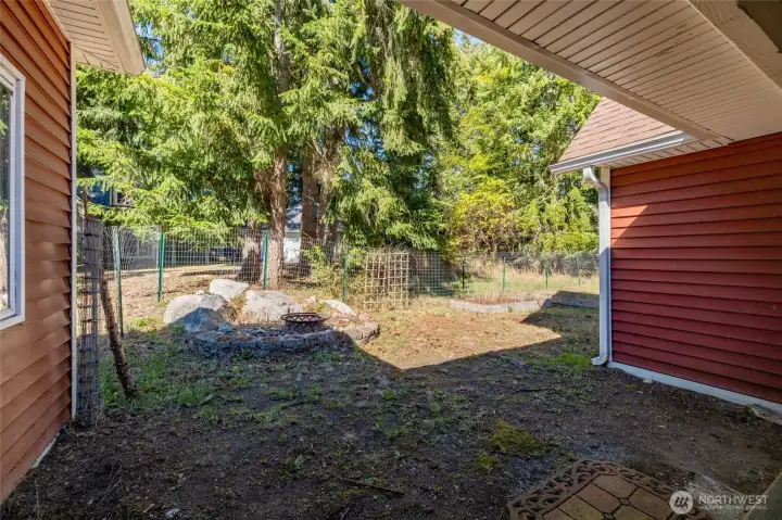 Private firepit and garden area