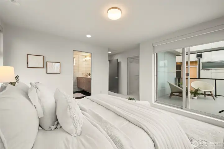 View deck steps from your bed for morning coffee or midnight stargazing