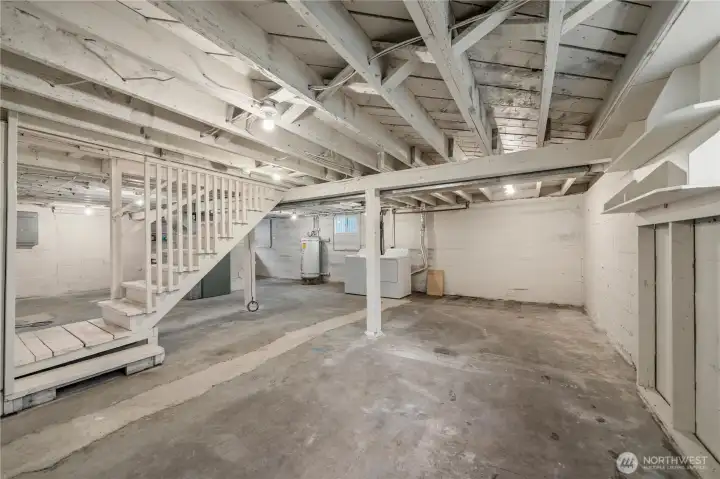 Clean, freshly painted, spacious basement!