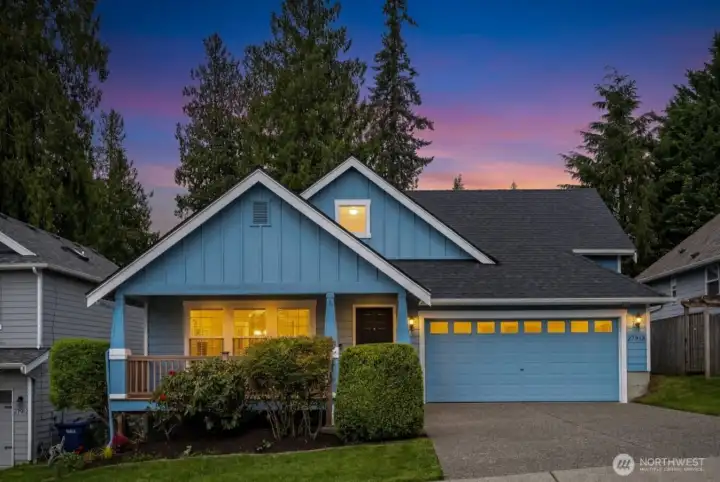 A strategic blend of architectural scale and functional design defines this 2,083 sq. ft. home with a flexible 3-bedroom + loft, and 2.25-bath layout. Welcome to this gorgeous craftsman in one of the most vibrant towns in King county!