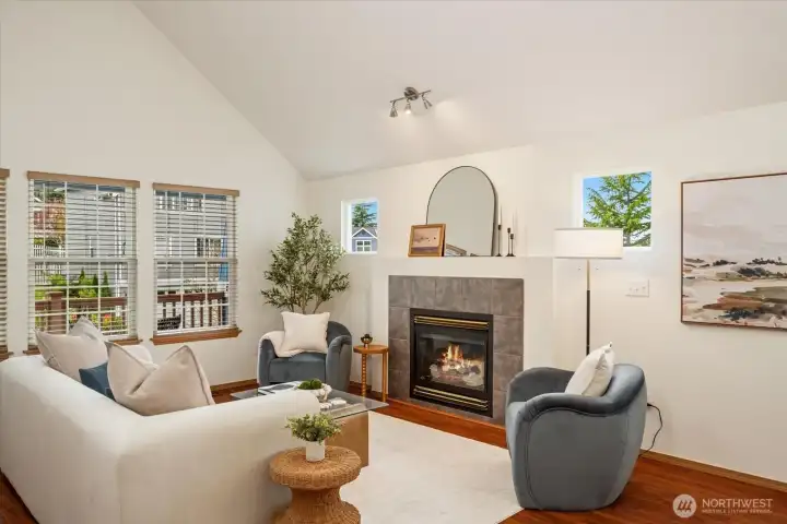 A beautifully proportioned living space with an effortless flow, ideal for both relaxed evenings and refined entertaining.