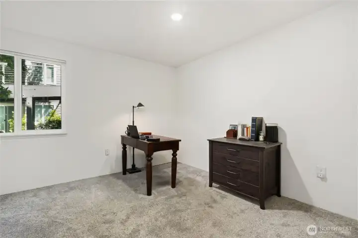 2nd Bedroom used currently as an office. Possible space for roommate? 2nd Bedroom used currently as an office. Possible space for roommate?