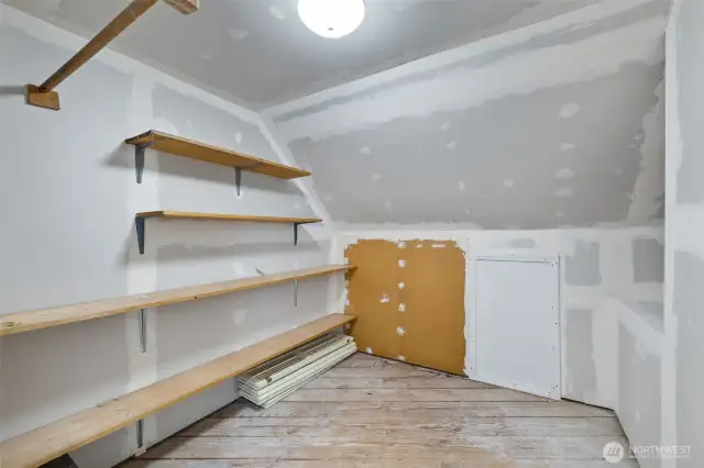 2nd floor storage bonus room
