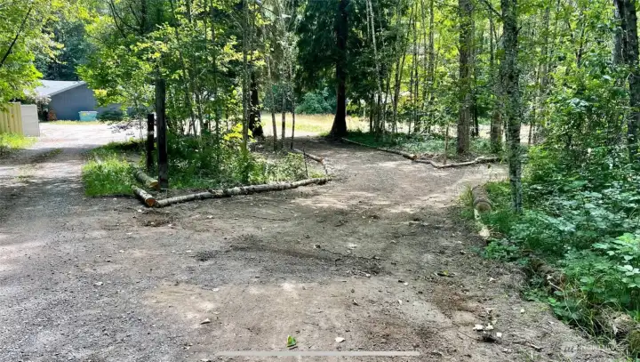 Turn off to campsites