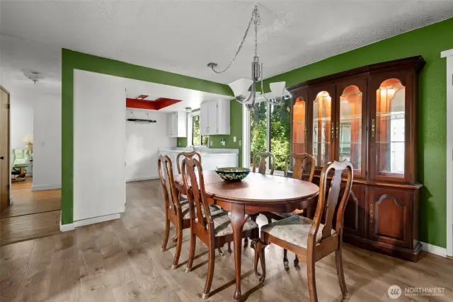 Dining room.