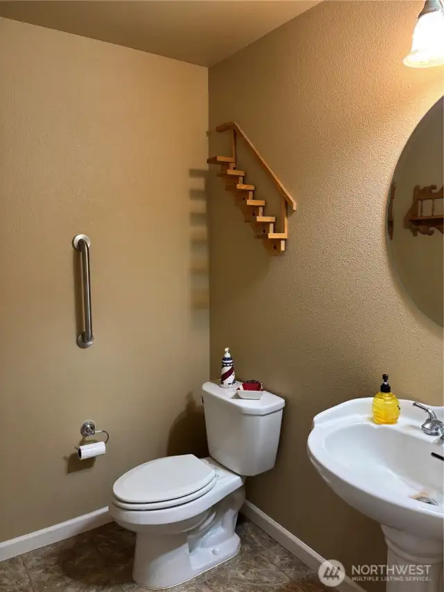 1/2 Bath downstairs