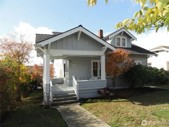 Front of a Craftsman house built in 1915