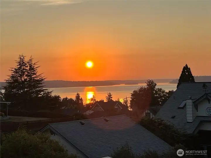 This was taken by the seller from the top deck