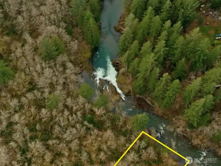 Overhead view with approximate boundaries in yellow.