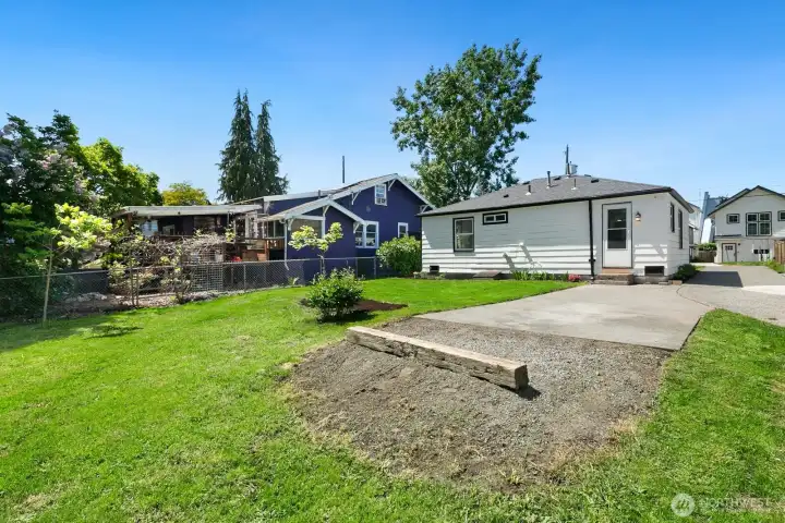Large backyard area for all your needs