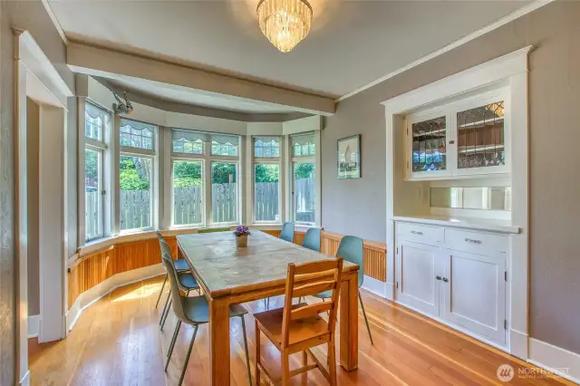 Bright and beautiful dining room!