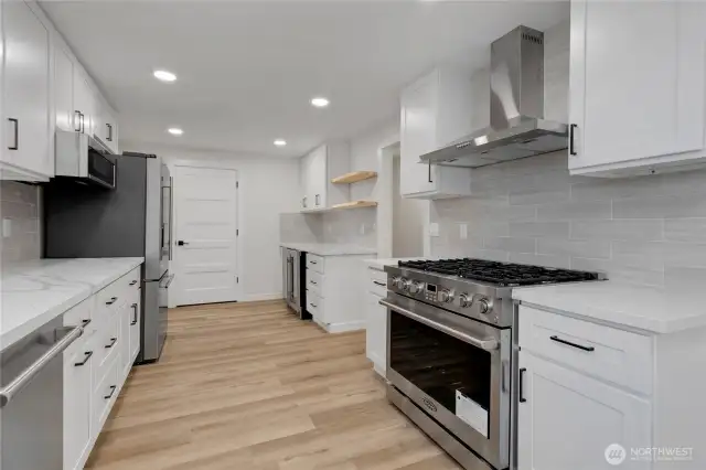 All new appliances and oversized gas range