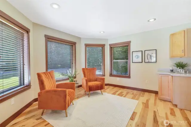 Sun Room with wet bar-previously used as guest bedroom, could be office, exercise room, whatever you want!