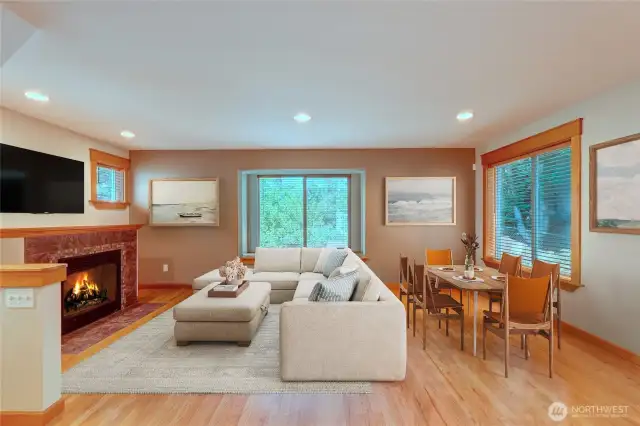 Living Rm with Gleaming Hardwood Floors