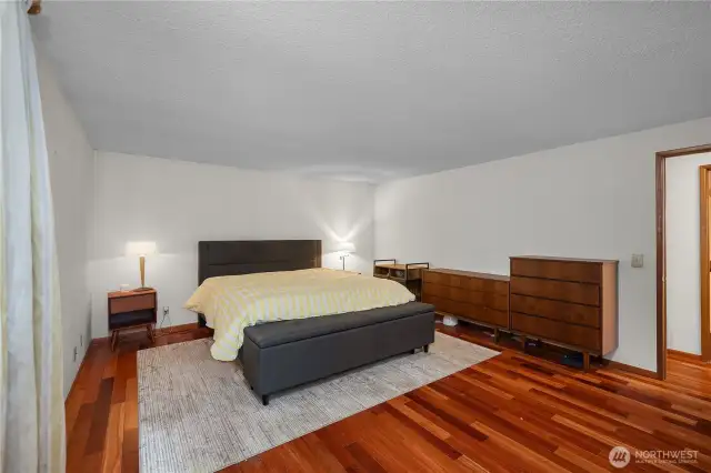 More beautiful hardwood floors!