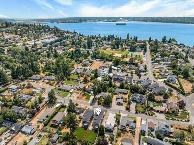 A second park with pickleball courts & soccer area is just 2 blocks away.