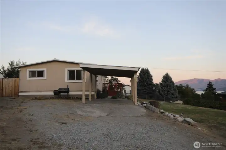 Welcome to your Lake Chelan retreat—where possibilities abound! Whether you're searching for a full-time residence, a vacation escape, or a smart investment, this property is ready to deliver.