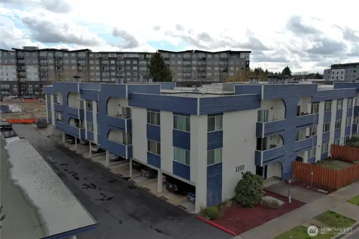 A boutique community of 30 units located in the Renton Highlands.