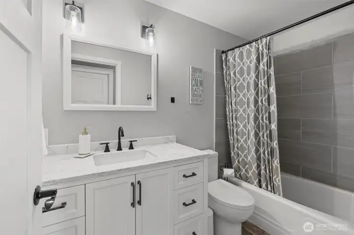 Main/hallway upstairs bathroom