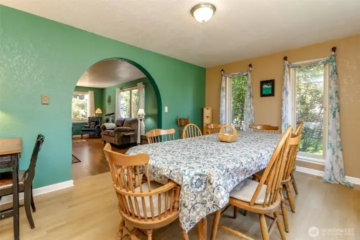 Huge 10 person Dining Room Table