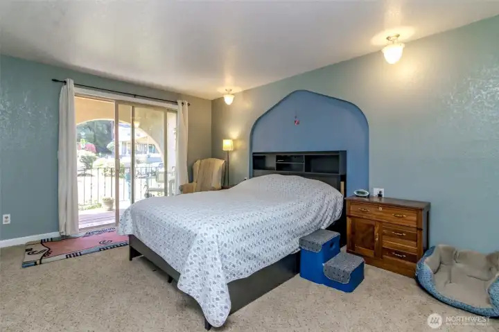 Primary w/ walkout deck balcony