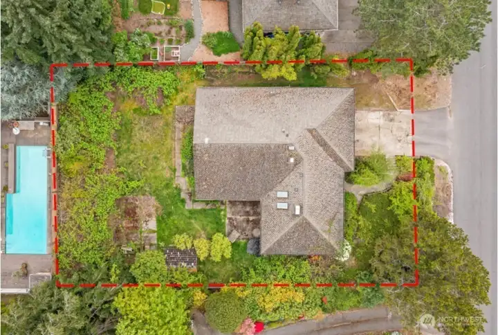 Lot dimension: 85' wide east side (on 80th Ave); 137' north & south; 84' wide west side of lot.