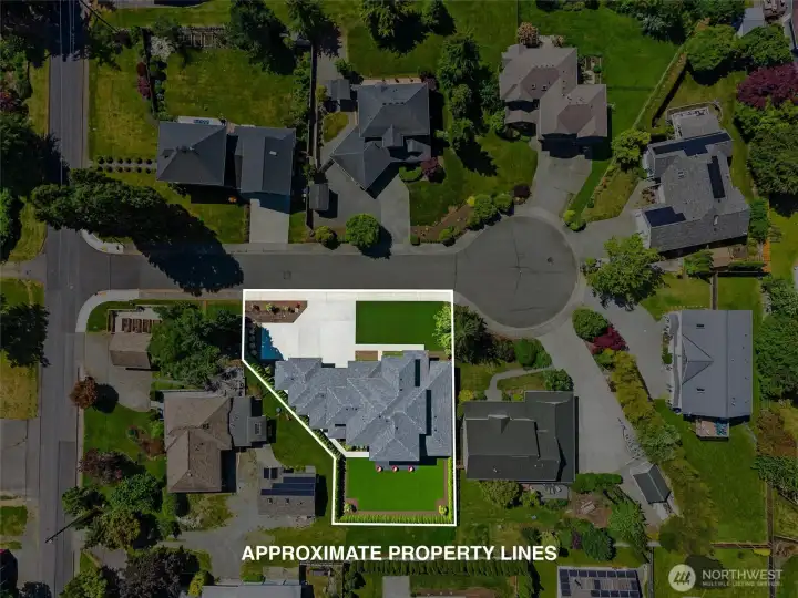 Approximate lot lines highlighted.
