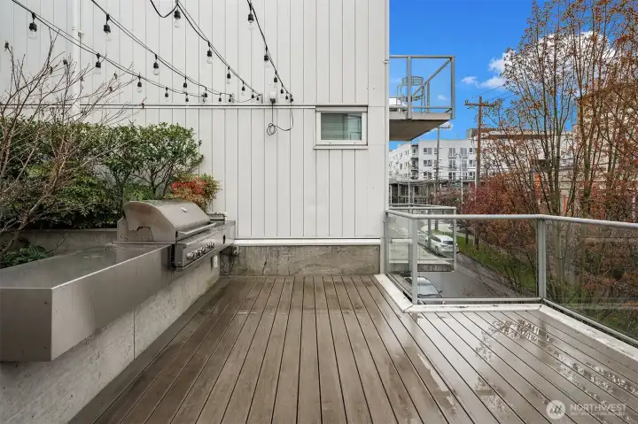Amenities: Outdoor barbeque