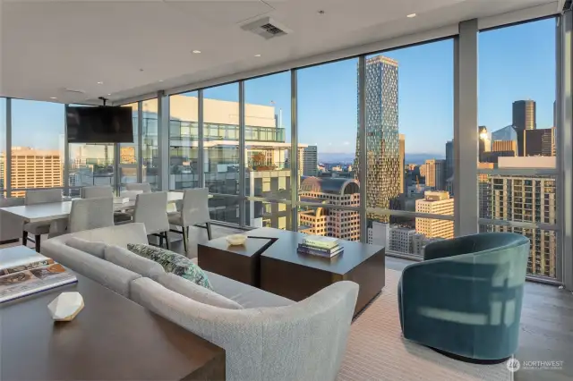 39th Floor Amenity Level - City View Room