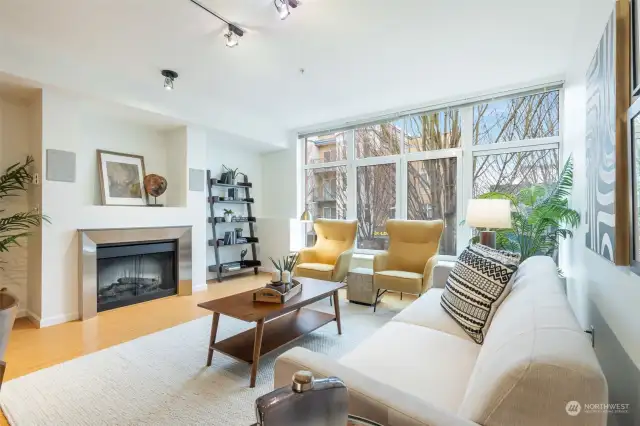 Located in Lower Queen Anne, this huge condo unit has excellent flexibility with the layout.