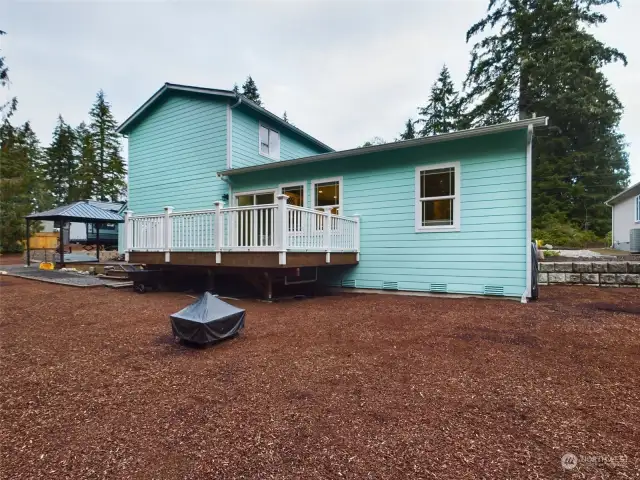 Back deck is wired for hot tub and ready for your Bbq!