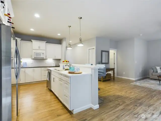 gourmet kitchen with quartz countertops