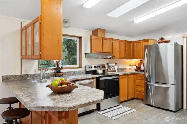 Updated appliances and countertops