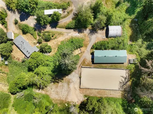 3-4 turnout paddocks with room for additional pastures