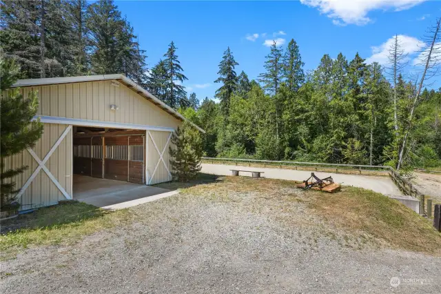 12 stall barn