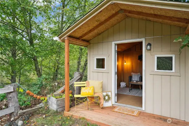 The shed can be used for home office or crafting room