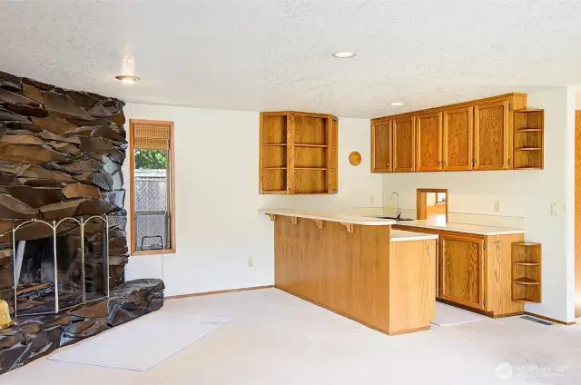 Wet bar w/counter tops & storage.