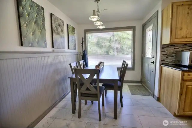 Entry / Dining room