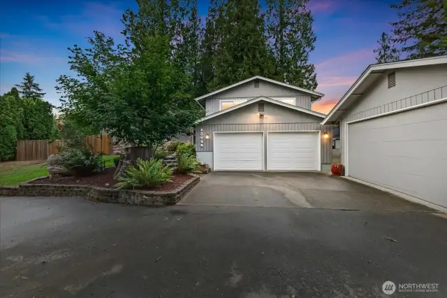 10711 62nd Ave E offers abundance space and storage.  Welcome home!