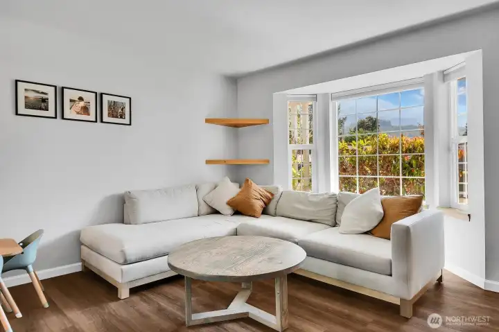 Welcome home! Spacious great room affords plenty of room for entertaining and relaxing.