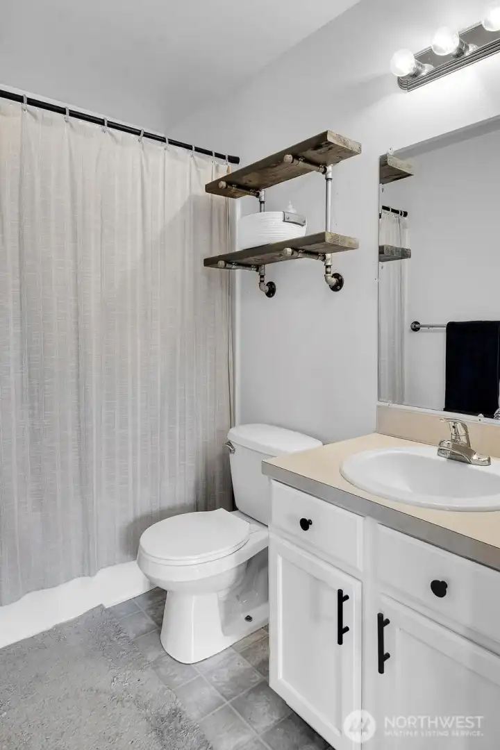 Charming bath.