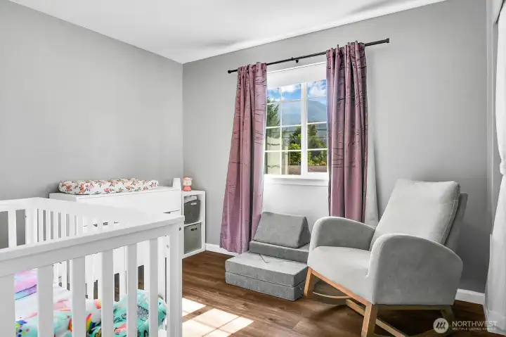 Another upstairs bedroom, this one with mountain views!