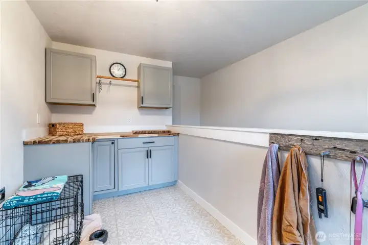 Mud room off the kitchen - pet area