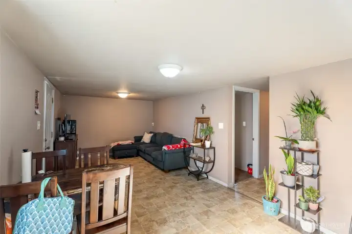 Garage apartment dining/living area