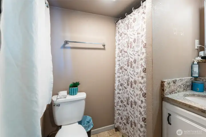 Garage apartment bathroom with shower