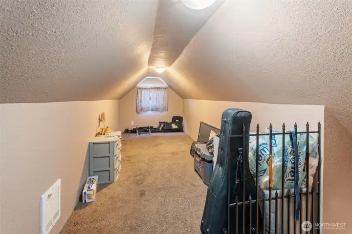 Garage apartment loft