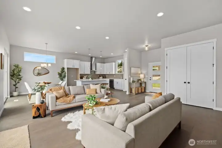 Photographs are for illustrative purposes only. Features, finishes, interior/exterior colors, landscaping and floorplan shown may vary from actual homes built